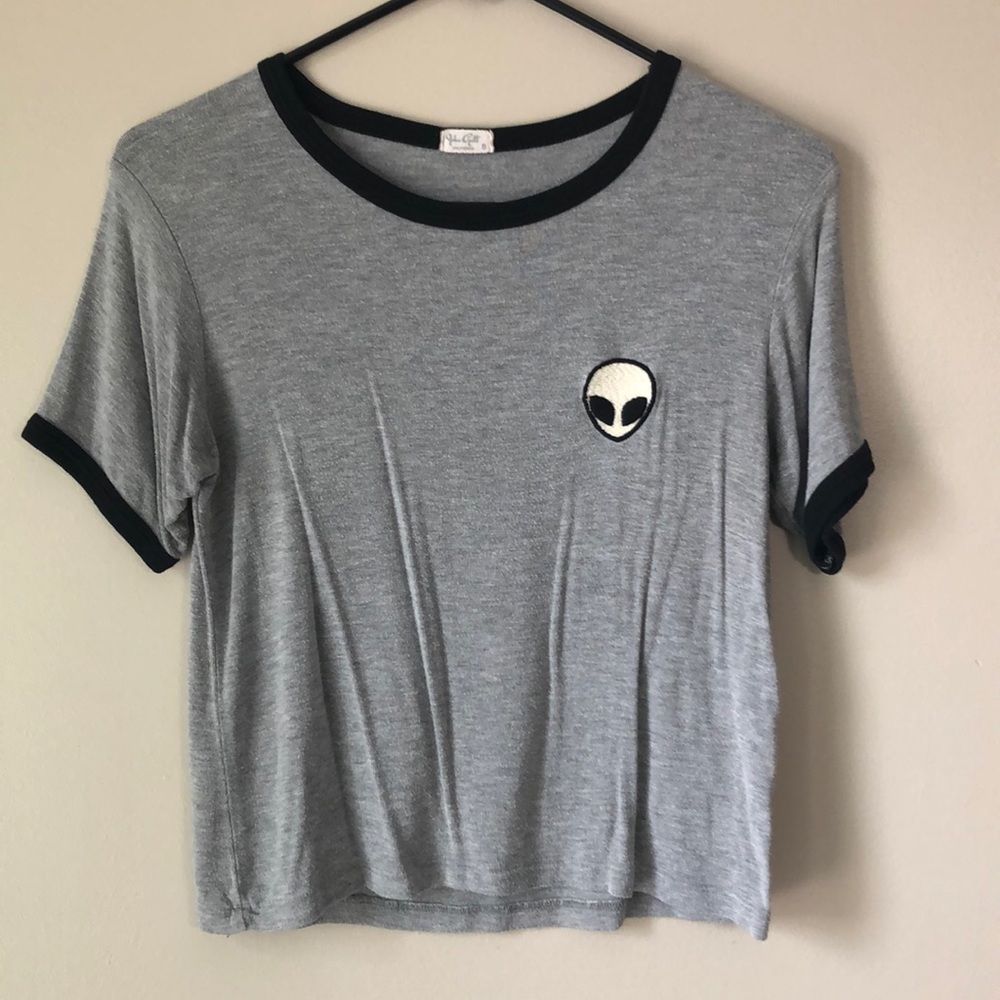 Gray short sleeve alien tee